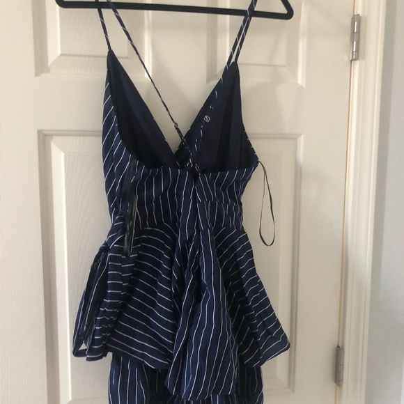 Lulu’s Blue Striped Romper - Picture 4 of 4